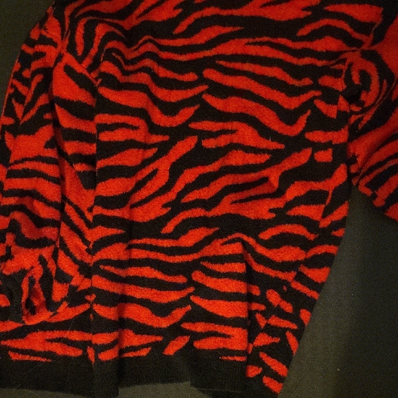 Missguided Red and Black Knit Sweater Long Oversized - Picture 6 of 6